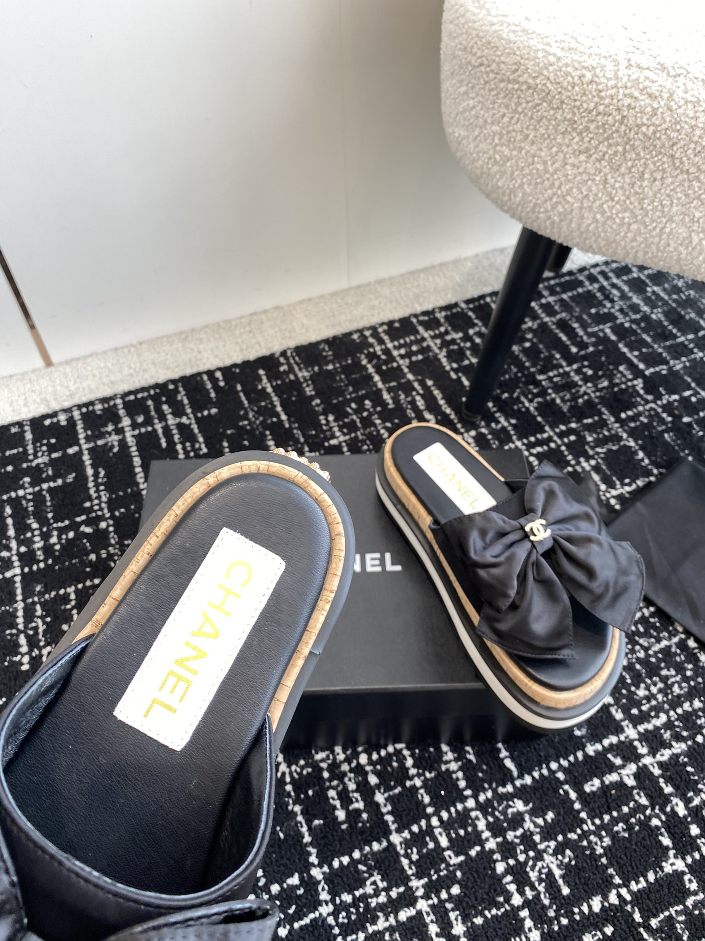 UA Ch*el PLATFORM SLIDES