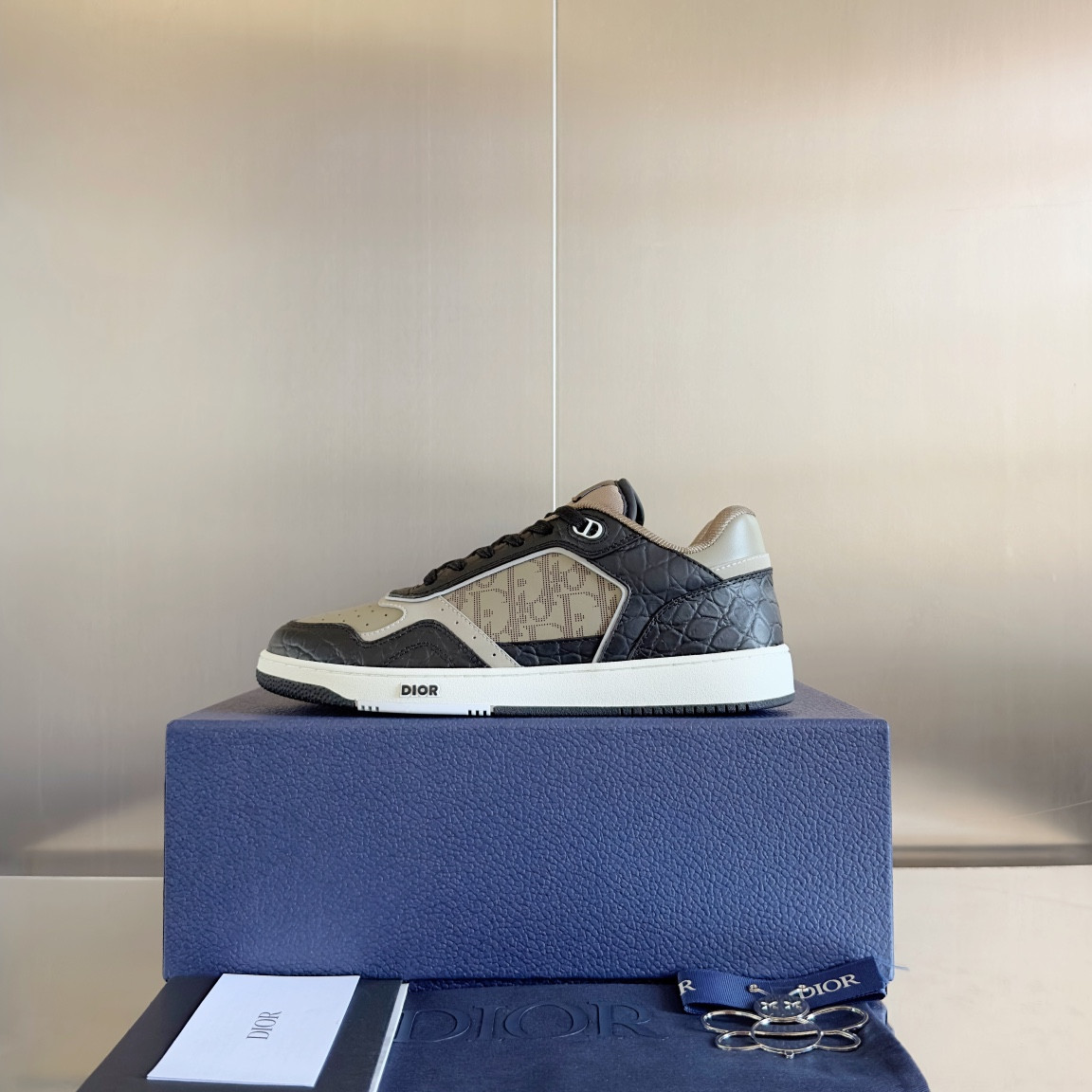 UA D*0r B27 Sneaker