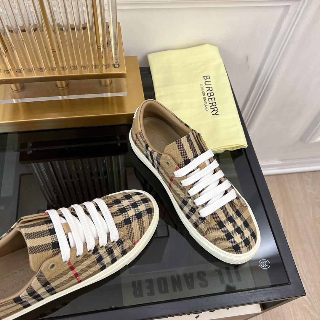 UA B**rry Check Sneakers