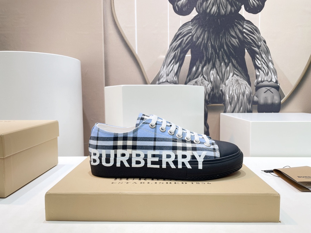 UA B**rry Check Sneakers