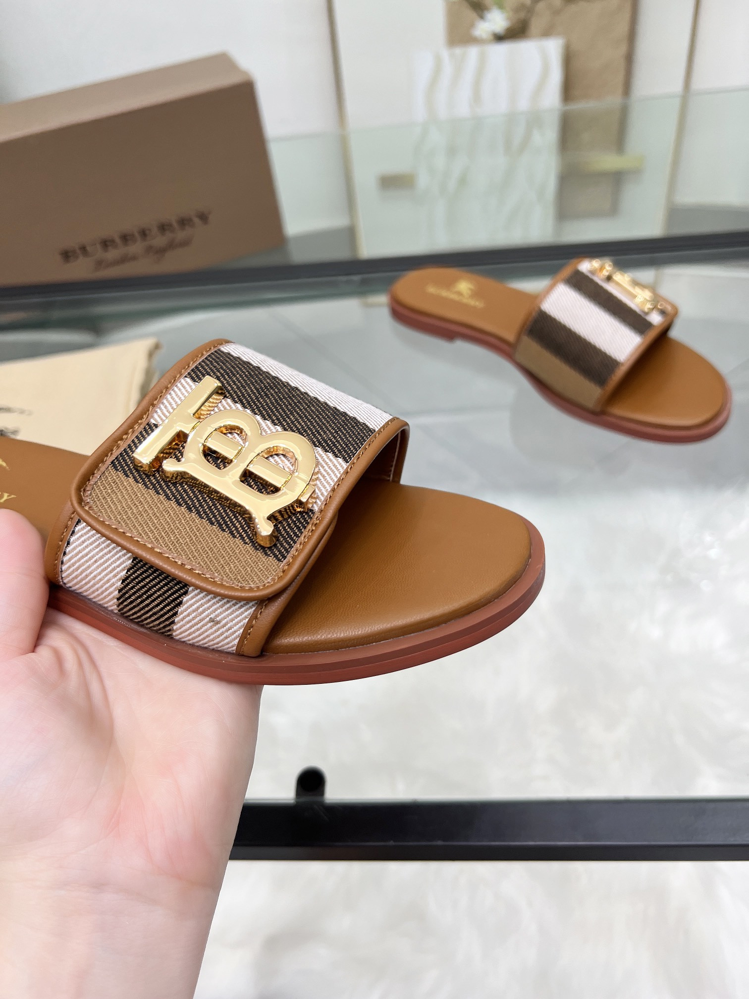 UA B**rry Slides