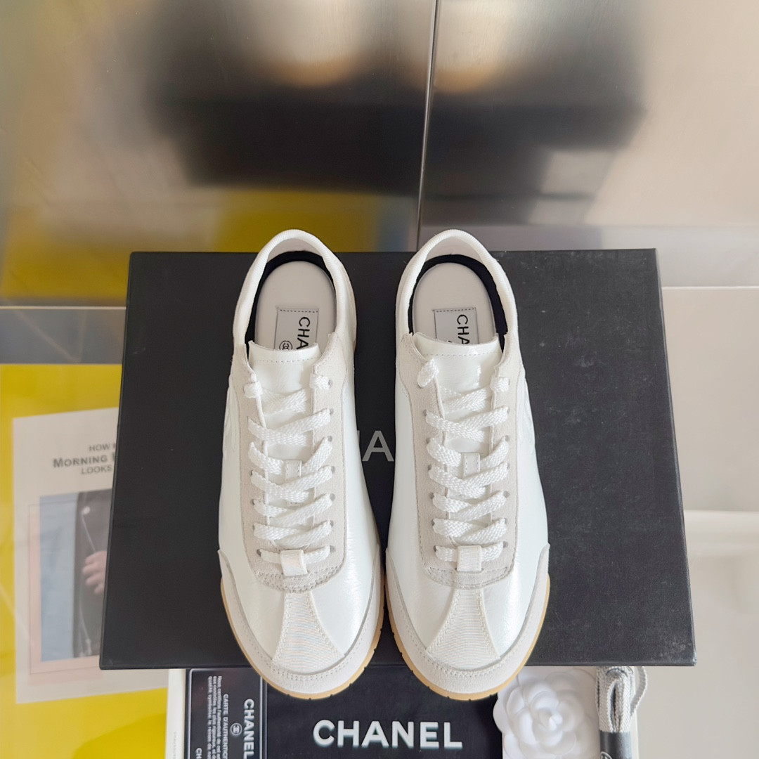 UA Ch*el SNEAKER