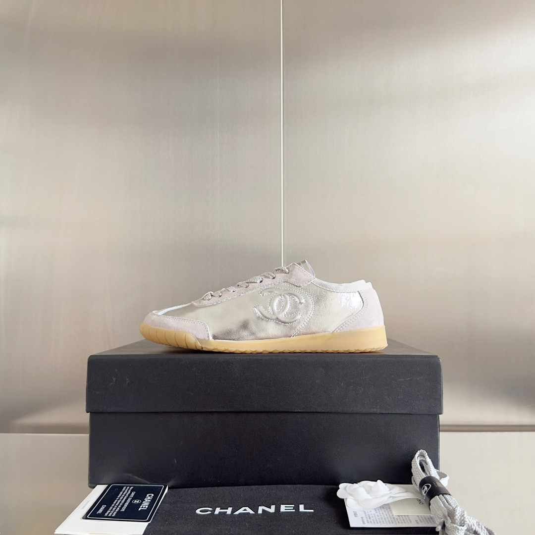 UA Ch*el SNEAKER