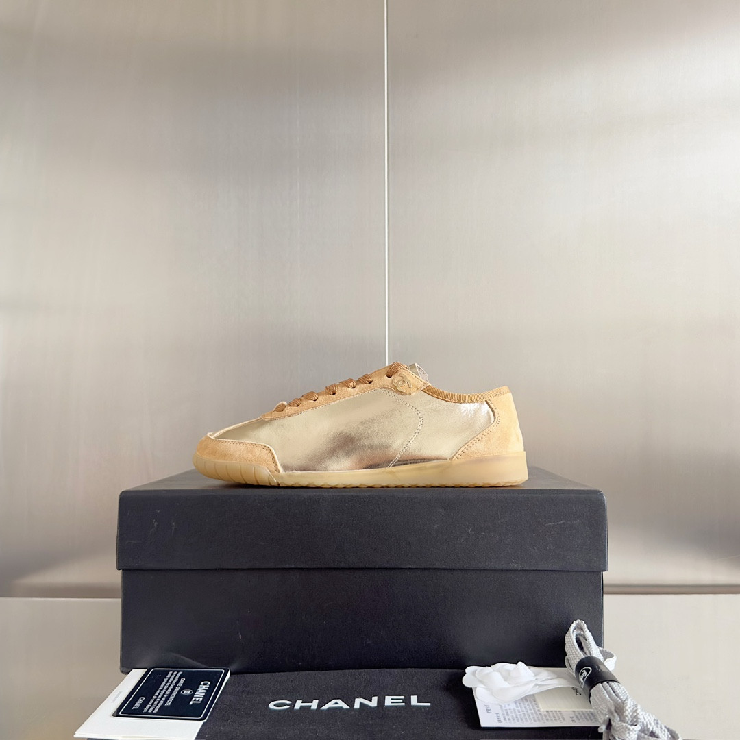 UA Ch*el SNEAKER