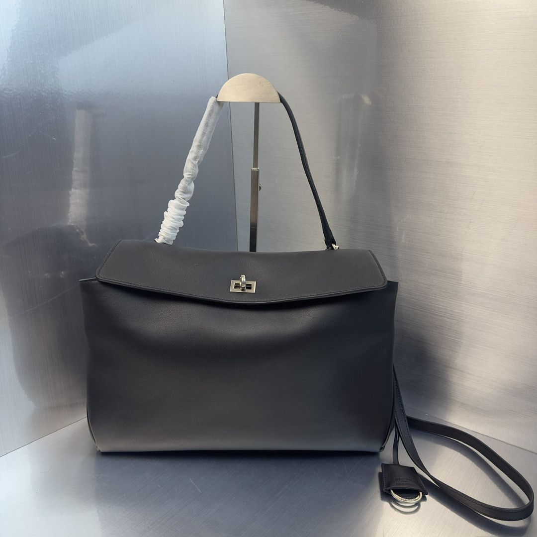Ba*len*cia*ga Rodeo Large 39.8x29.9x12.9cm