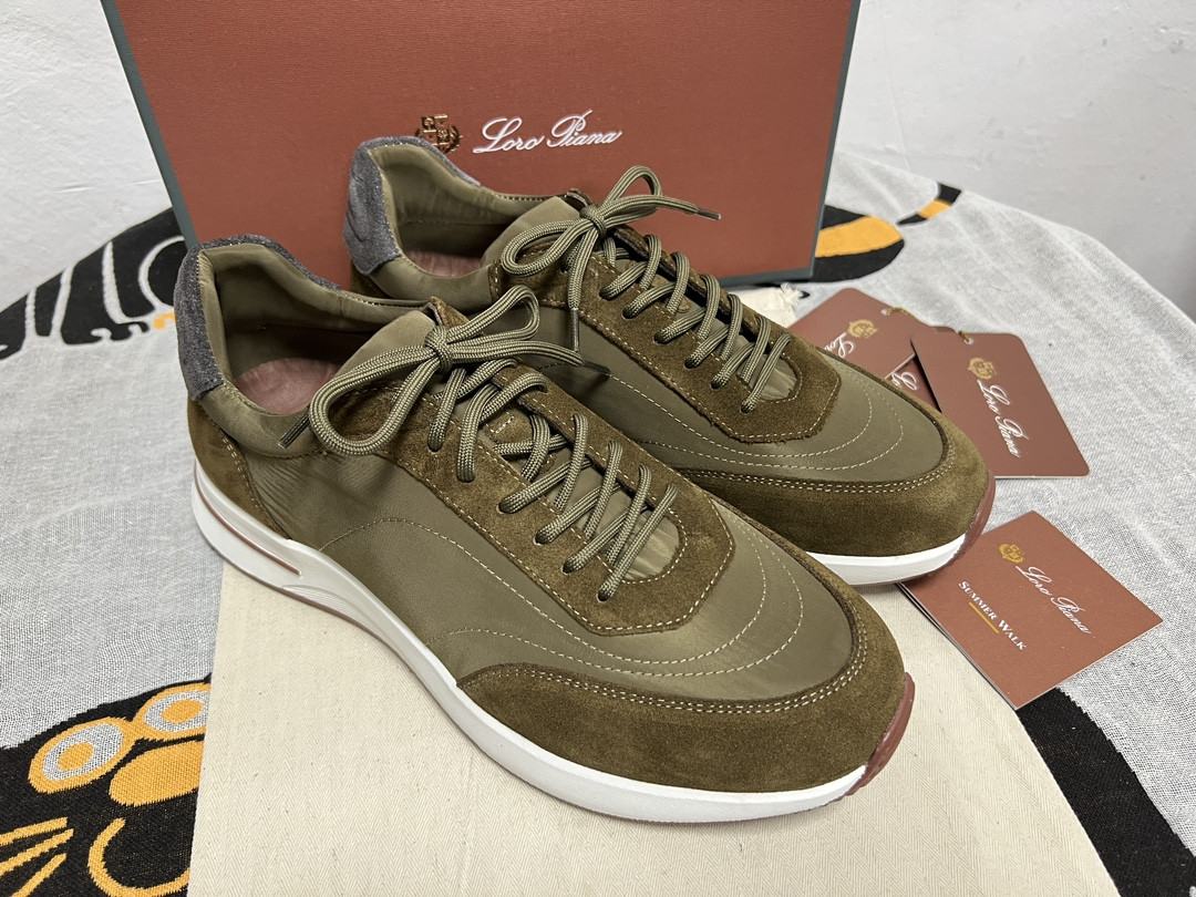 UA L**o p*ana Week End Walk Sneakers