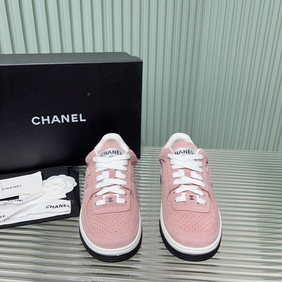 UA Ch*el SNEAKER