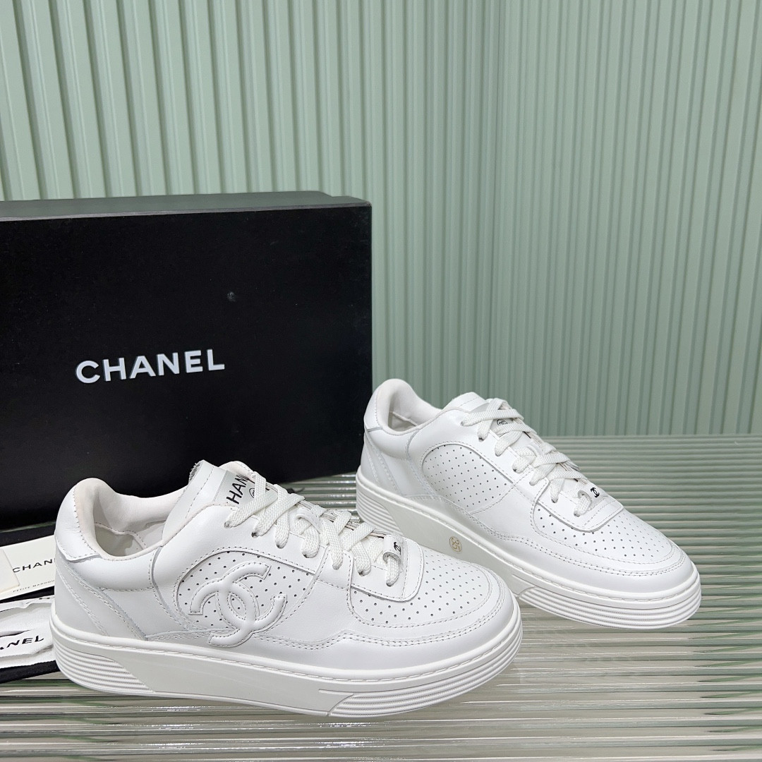 UA Ch*el SNEAKER