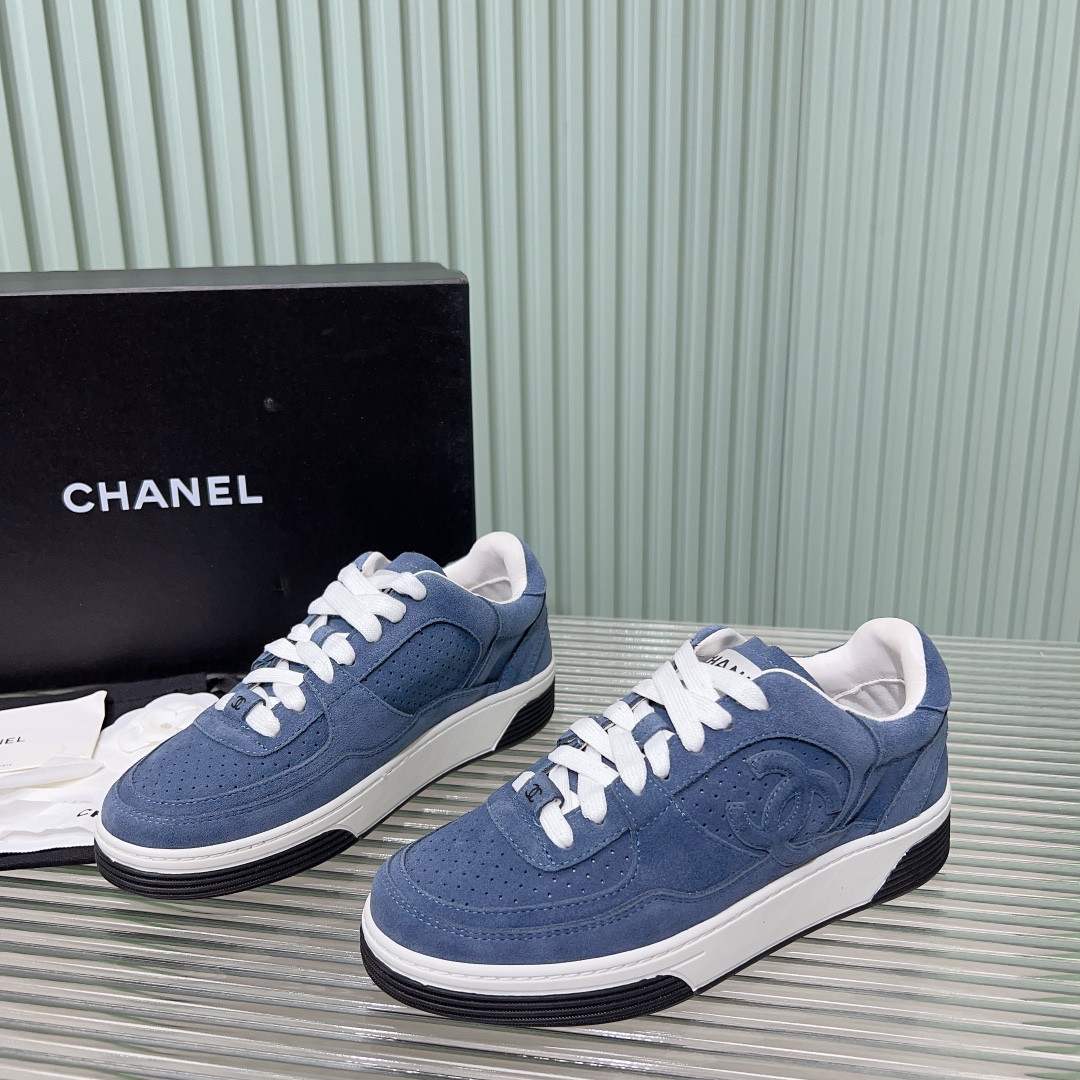 UA Ch*el SNEAKER