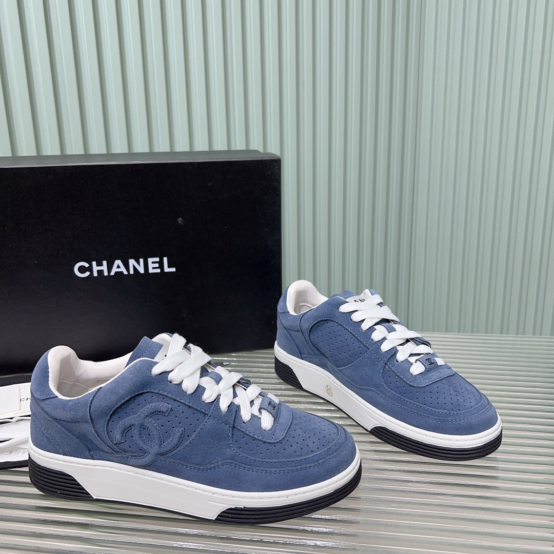 UA Ch*el SNEAKER
