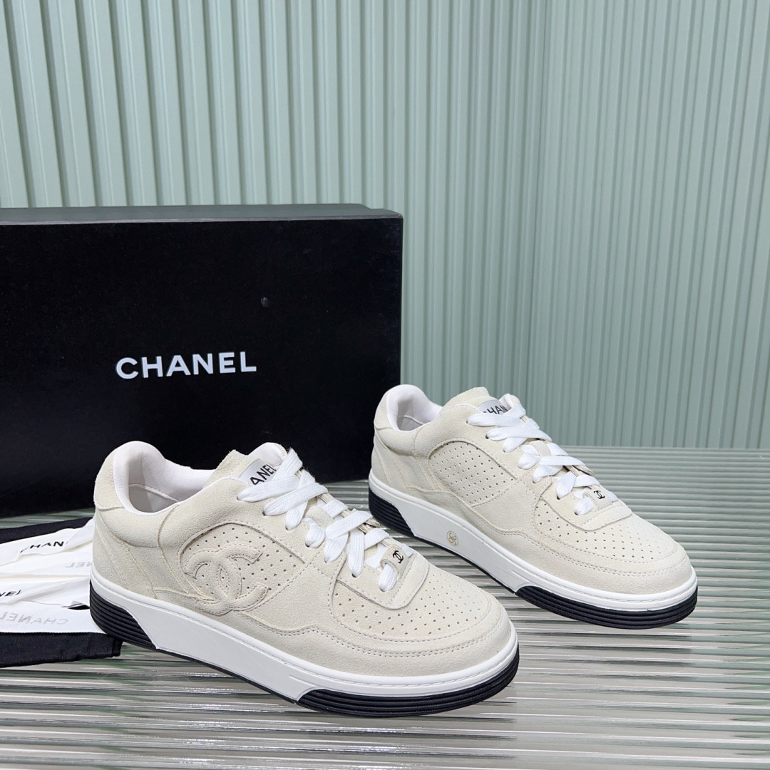 UA Ch*el SNEAKER