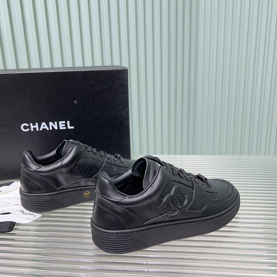 UA Ch*el SNEAKER