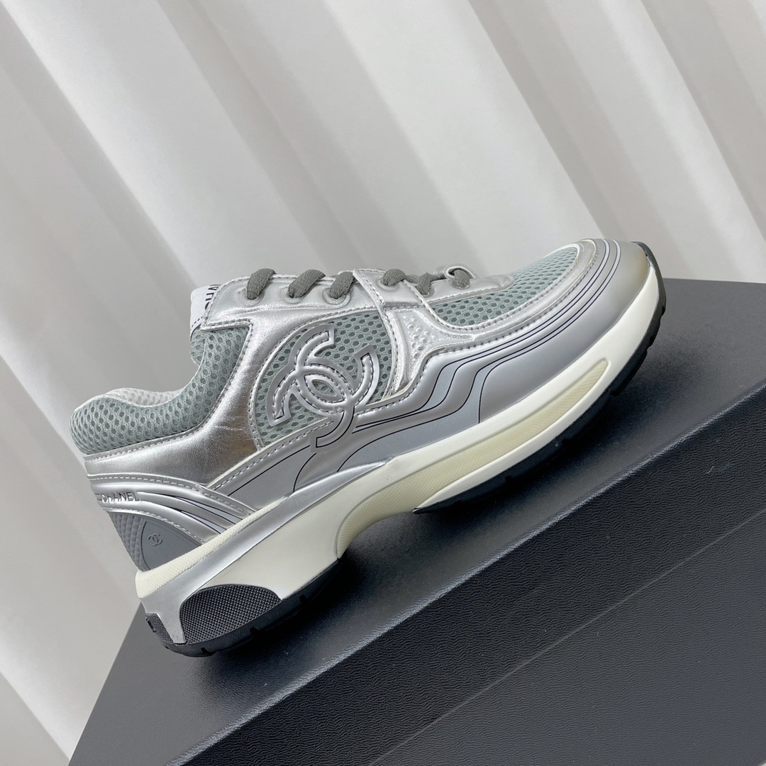 UA Ch*el SNEAKER