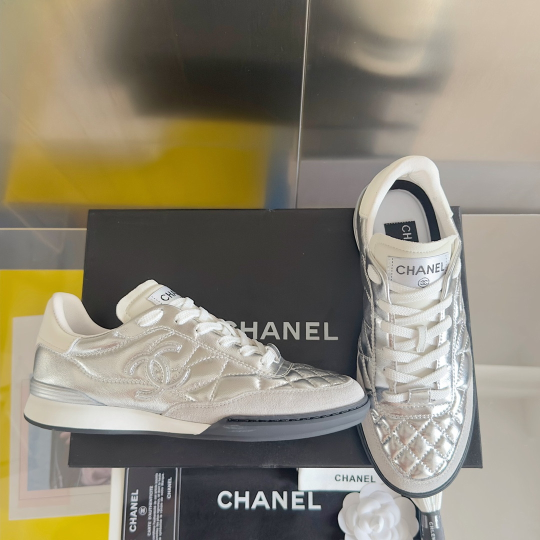 UA Ch*el SNEAKER