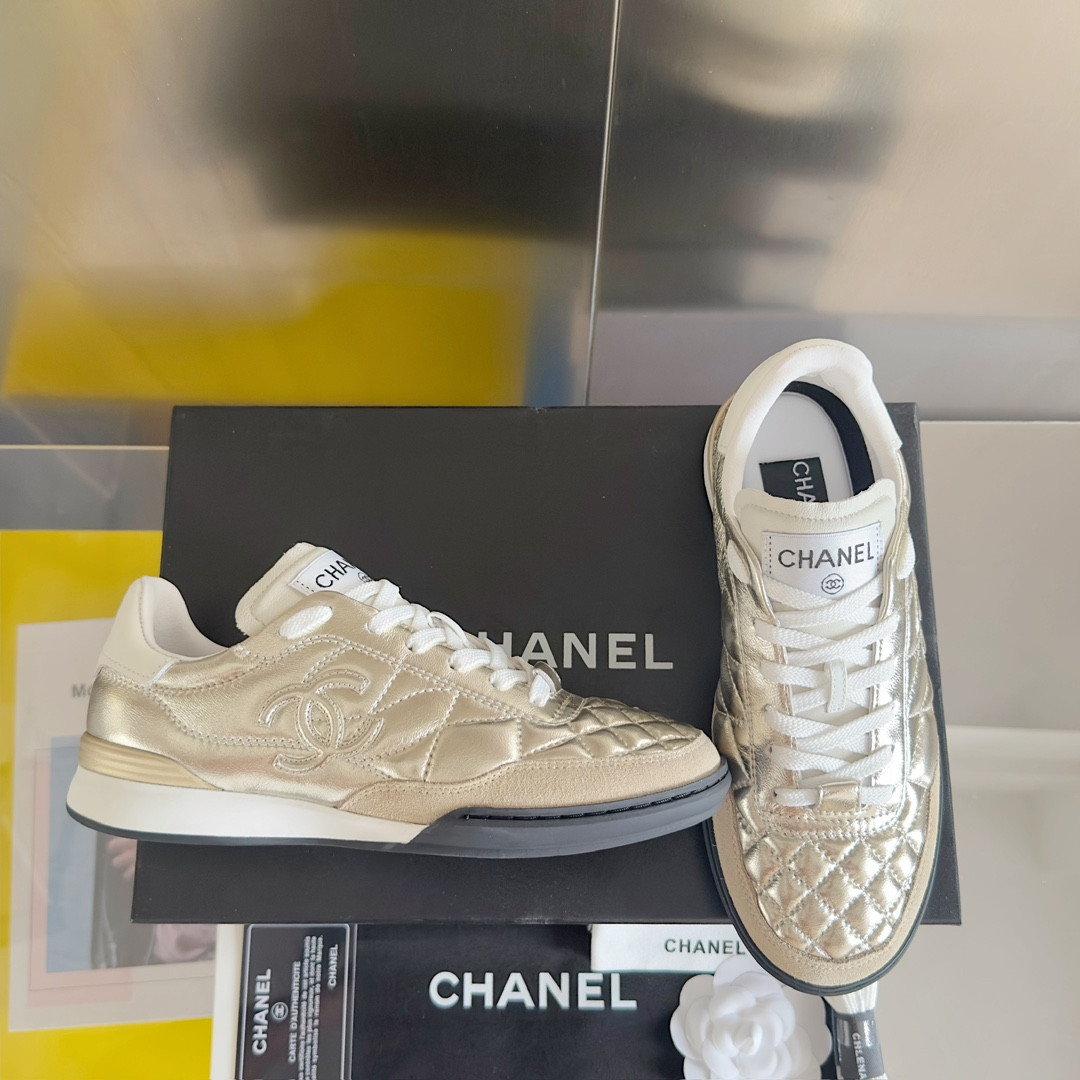 UA Ch*el SNEAKER