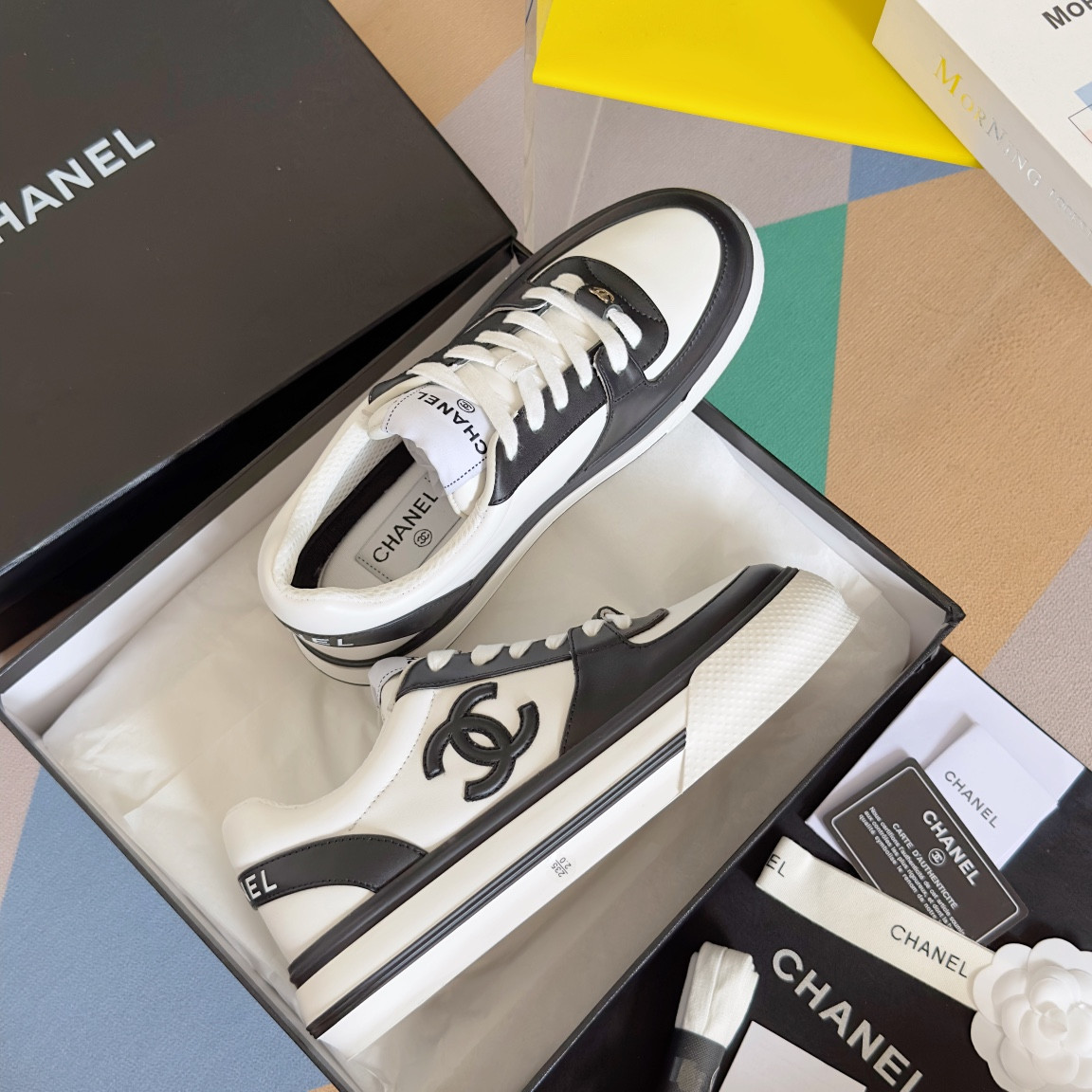 UA Ch*el SNEAKER