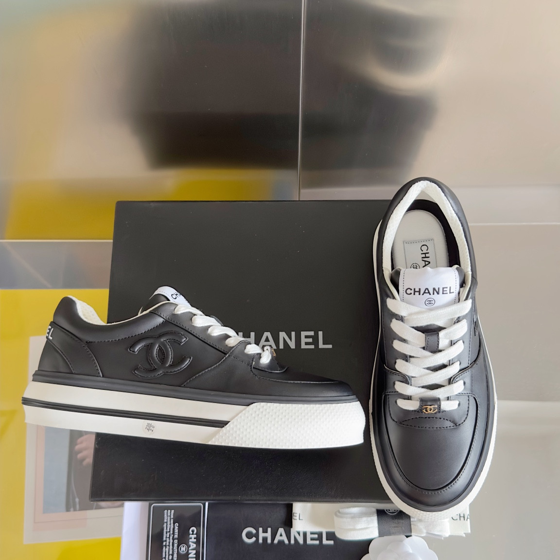 UA Ch*el SNEAKER