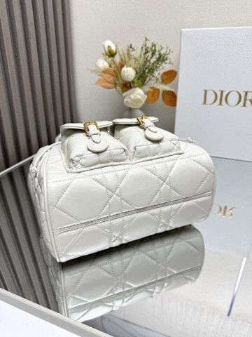 D*0r Caro Backpack Medium 23 x 26.7 x 12.5 cm
