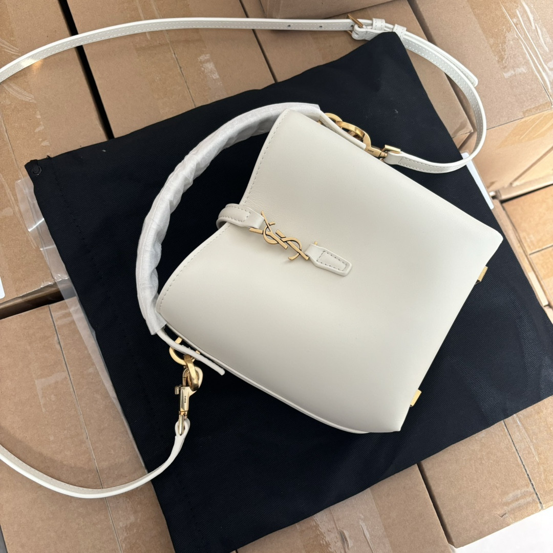 Y*L LE 37 Mini (Shiny Leather)  15x13x6cm
