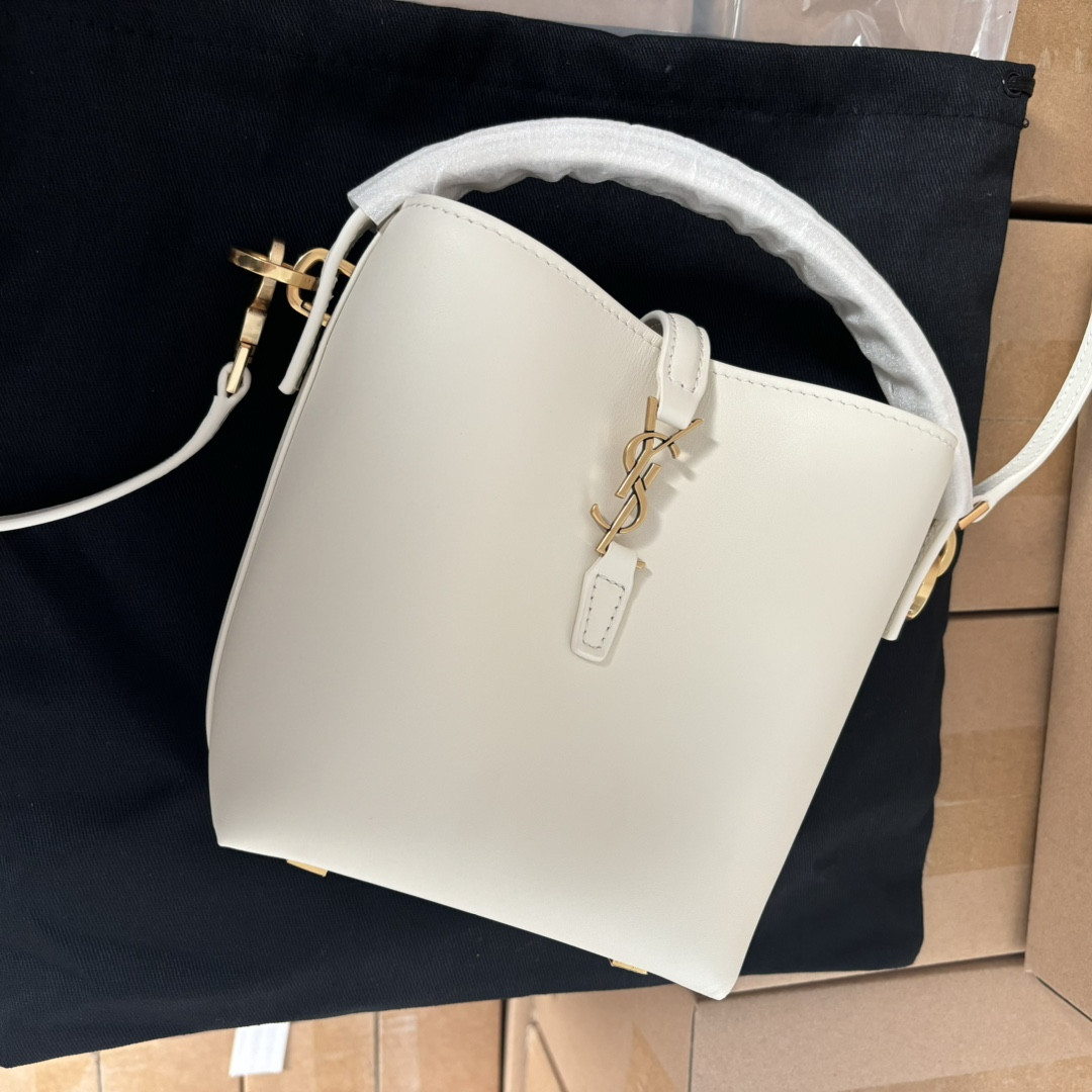 Y*L LE 37 Mini (Shiny Leather)  15x13x6cm