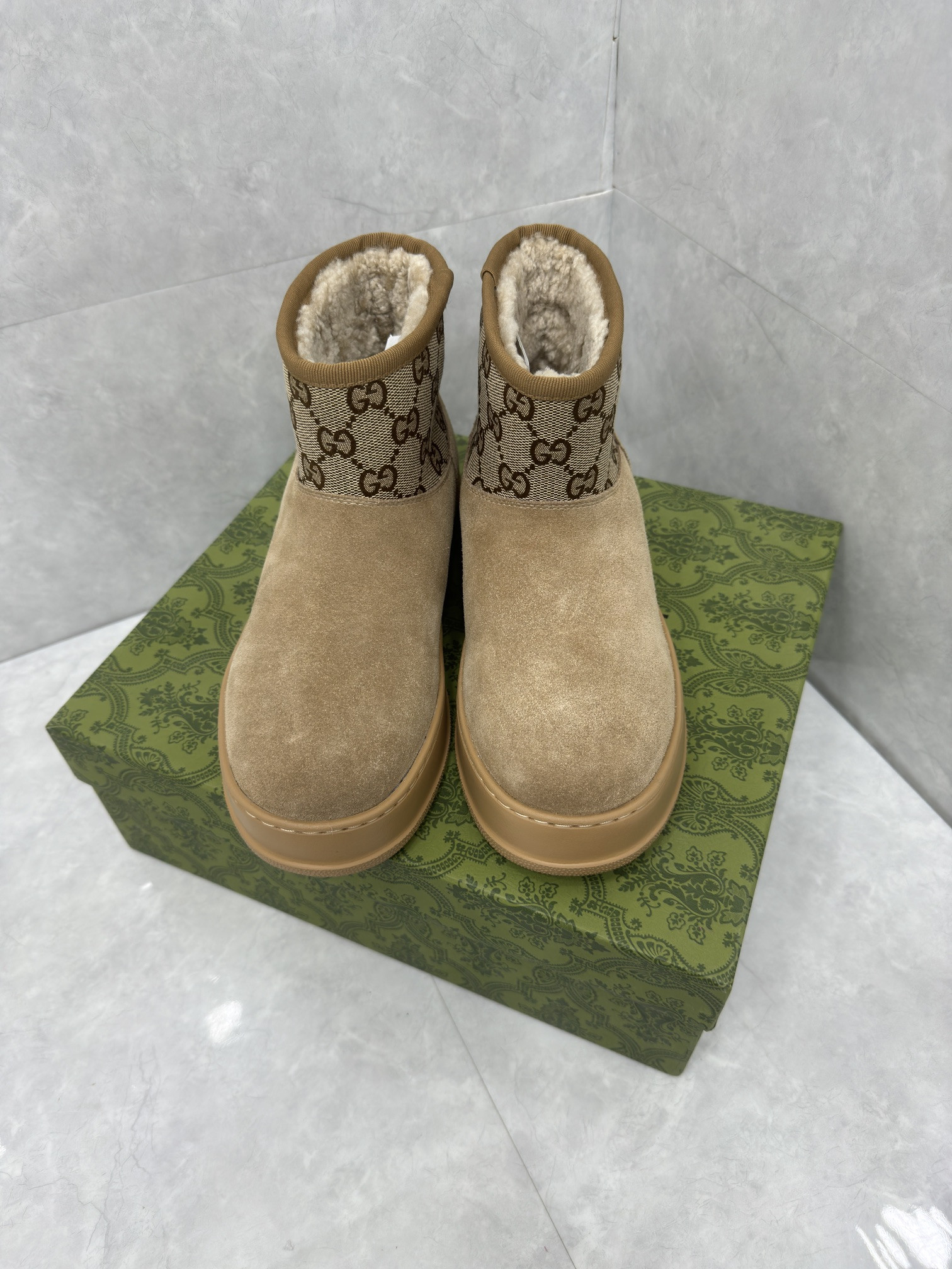 UA G*u*i Boot