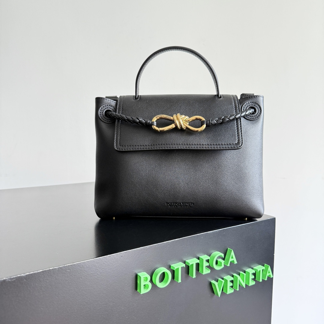 Bo*te*ga Ve*ne*ta Small Ciao Ciao 26x19x10.5cm