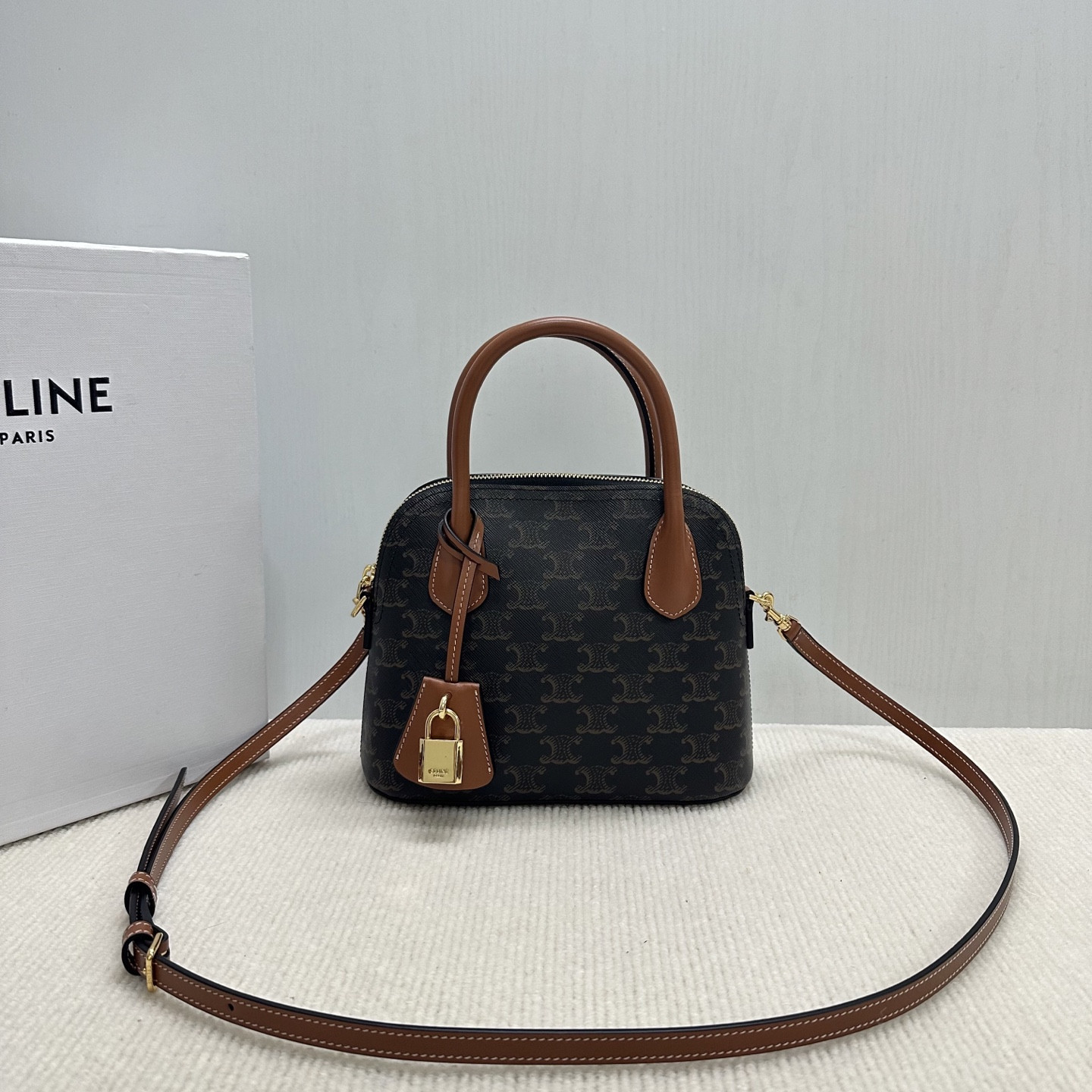 Ce**e TEEN HONORINE BAG IN Triomphe Canvas and Calfskin 22.5x17x10cm