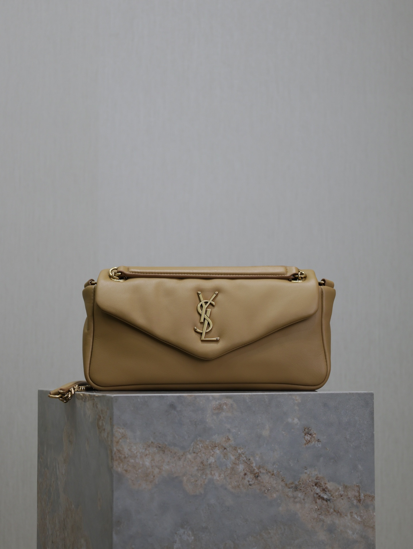Y*L CALYPSO small in plunged lambskin 26x14x7cm