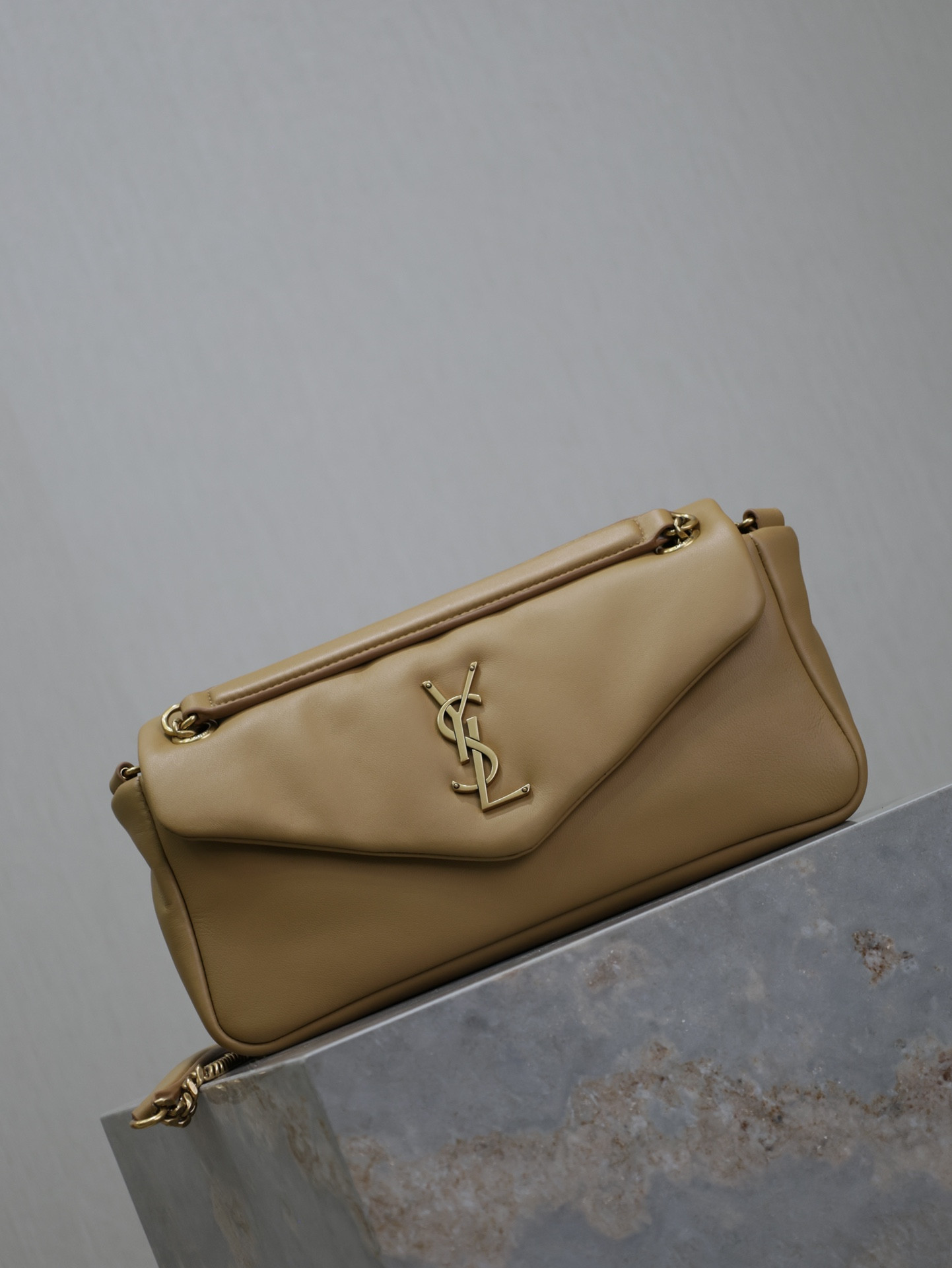 Y*L CALYPSO small in plunged lambskin 26x14x7cm